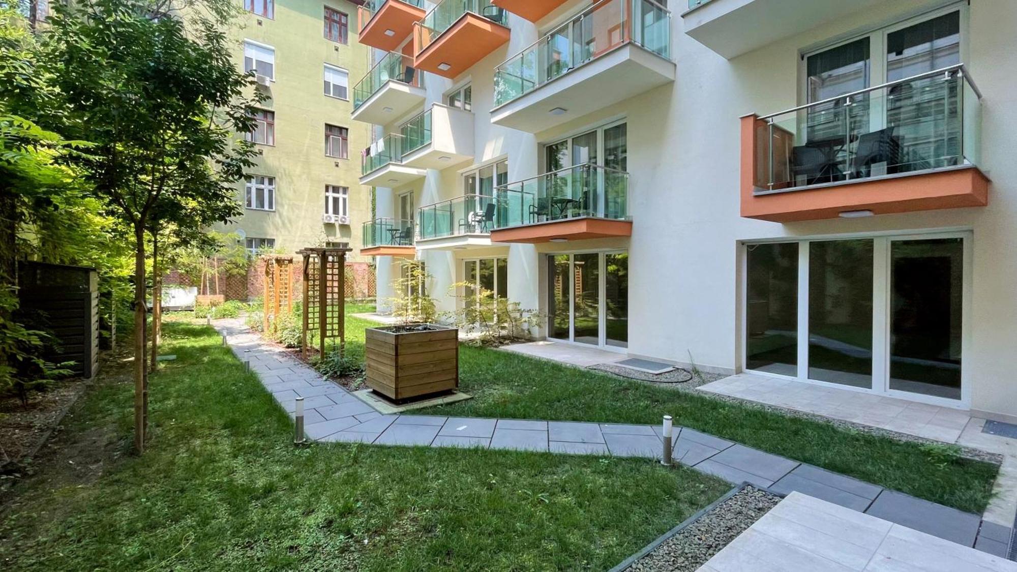 Little Americas North West Apartments Budapeszt Zewnętrze zdjęcie